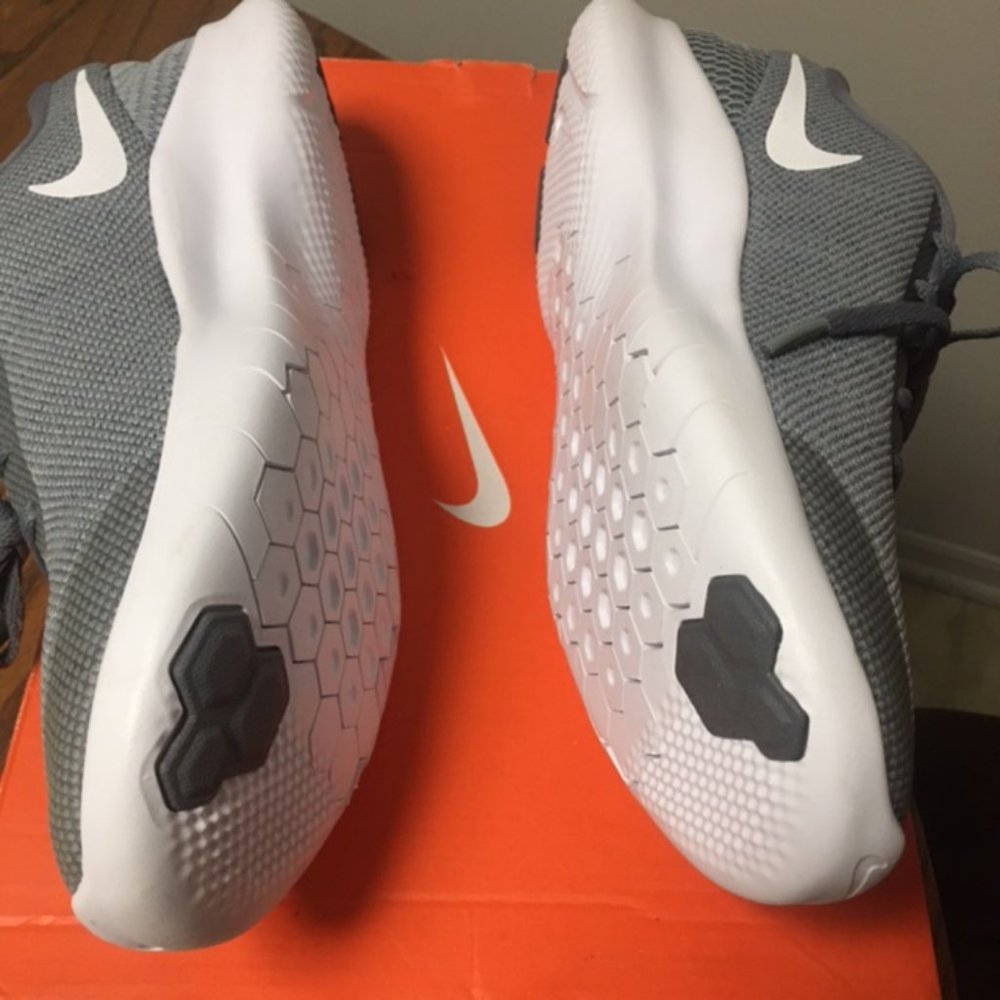 NEW IN BOX  Women's Size 10.5 NIKE Flex RN7 - Picture 8 of 11